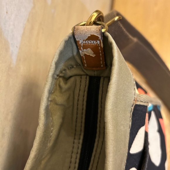 Fossil Multicolor Floral Print Canvas Weekender Bag. - Picture 13 of 16